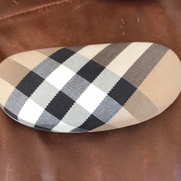 Burberry Sunglass Case - Picture 2 of 4